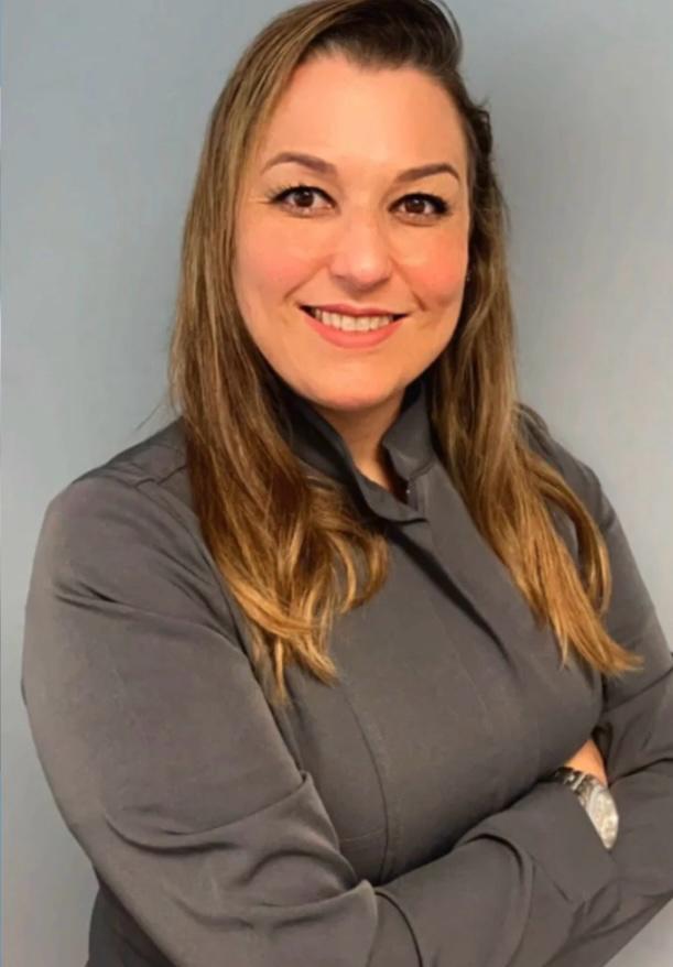 Profa. Dra. Isabela Avelar