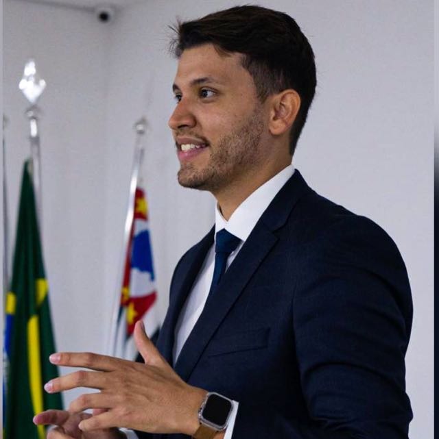 Prof. Me. Leonardo Alvarez Duarte