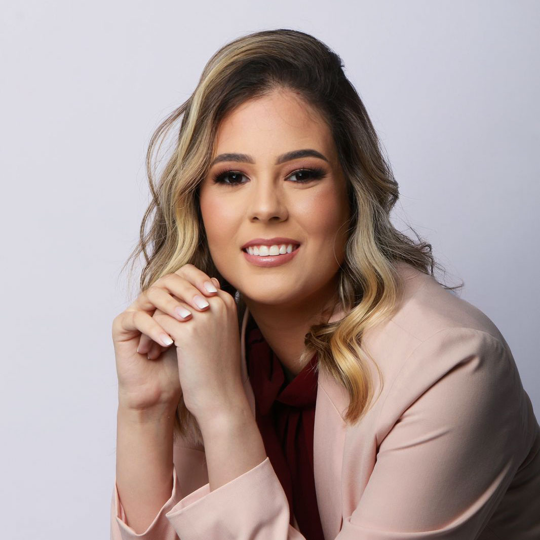 Profa. Ms. Ana Claudia Queiroz