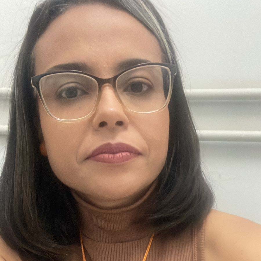 Profa. Ms. Samanta Braga Teixeira	